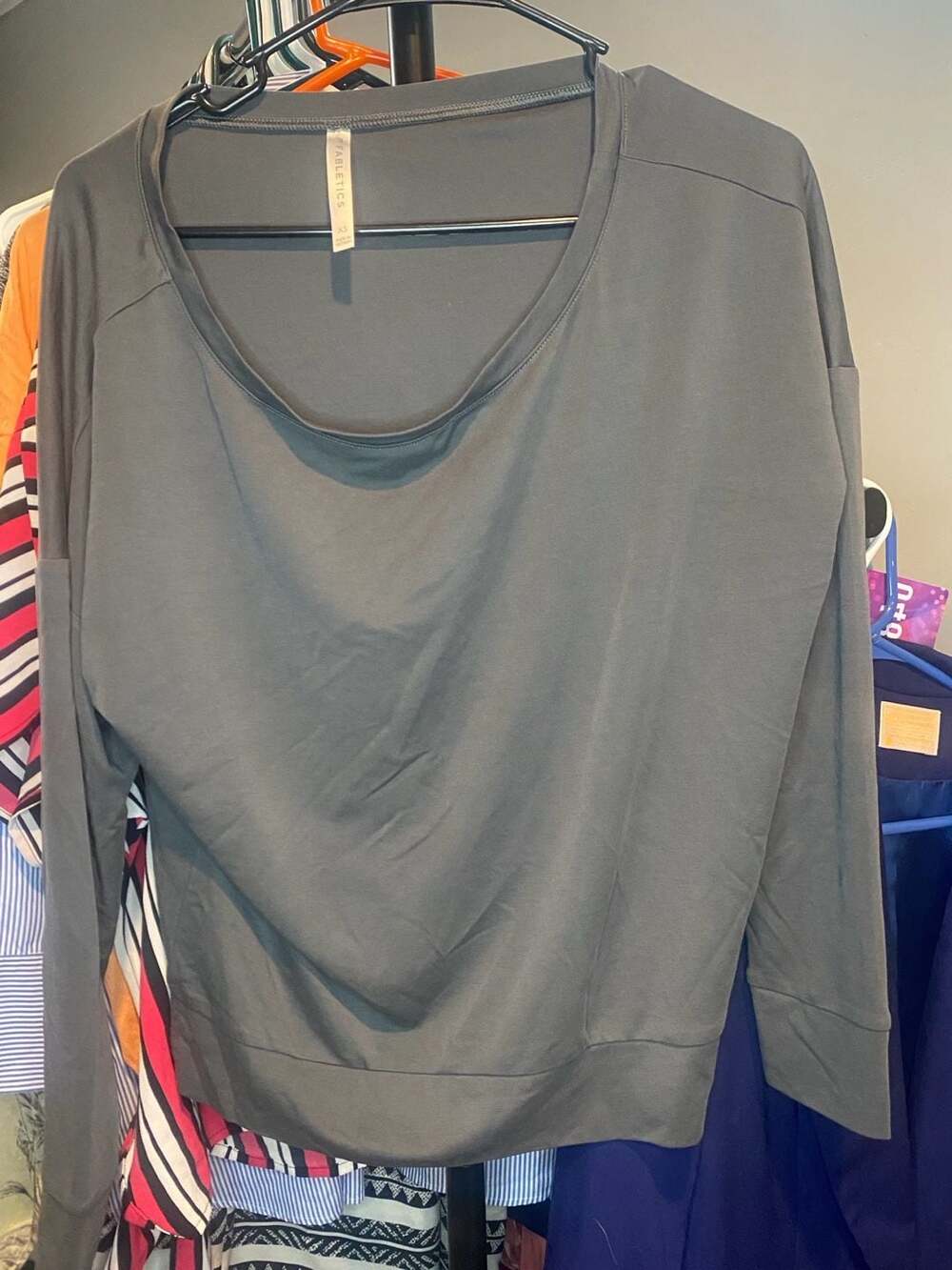 Fabletics Grey Scoop Neck Long Sleeve Pullover Top Size XS